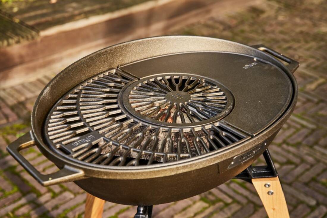Grill mit Feuerschale