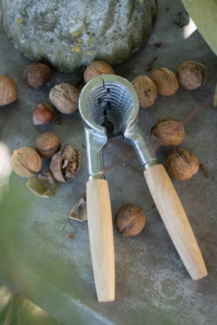 Nussknacker mit Holzgriff