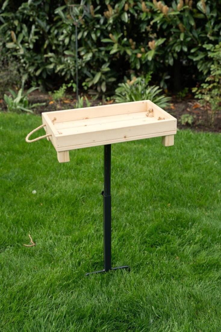 Höhenverstellbarer Gartenstecktisch mit Tablett