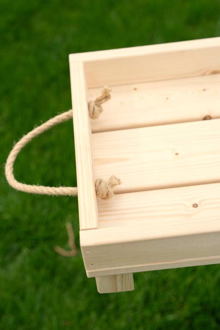 Höhenverstellbarer Gartenstecktisch mit Tablett