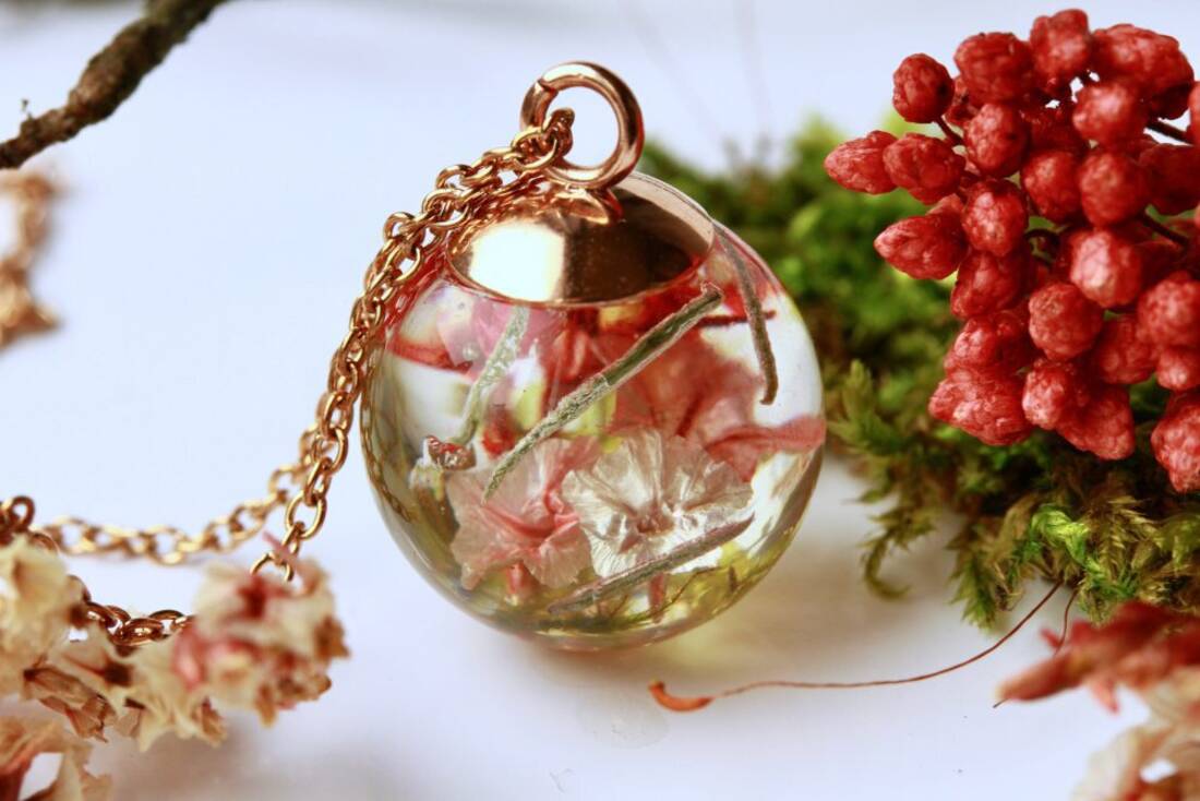 Kette mit Blüten