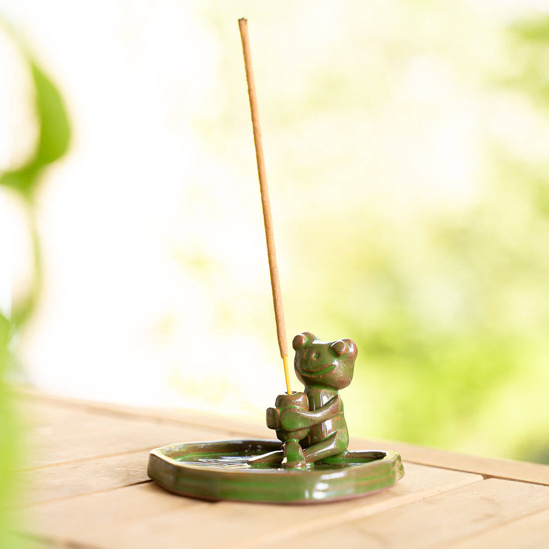 Räucherstäbchenhalter Frosch mit Blatt