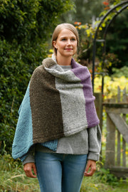Strickset Stola mit bunten Blockstreifen
