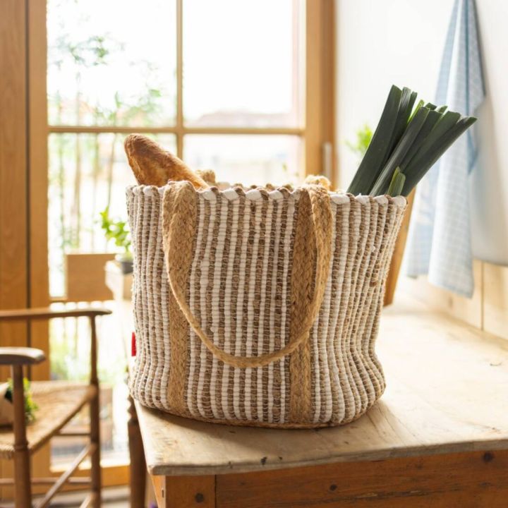 Gestreifte Tasche aus Jute