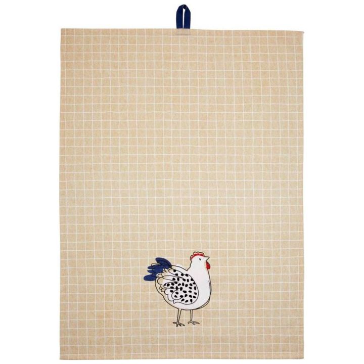 Beiges K&uuml;chentuch mit wei&szlig;em Karomuster und einer H&uuml;hnerillustration in der unteren H&auml;lfte. Oben eine blaue Schlaufe zum Aufh&auml;ngen.