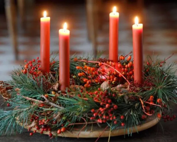 Vorschaubild Kreativ-Workshop "Adventskränze binden", Bild verlinkt zum Workshop.