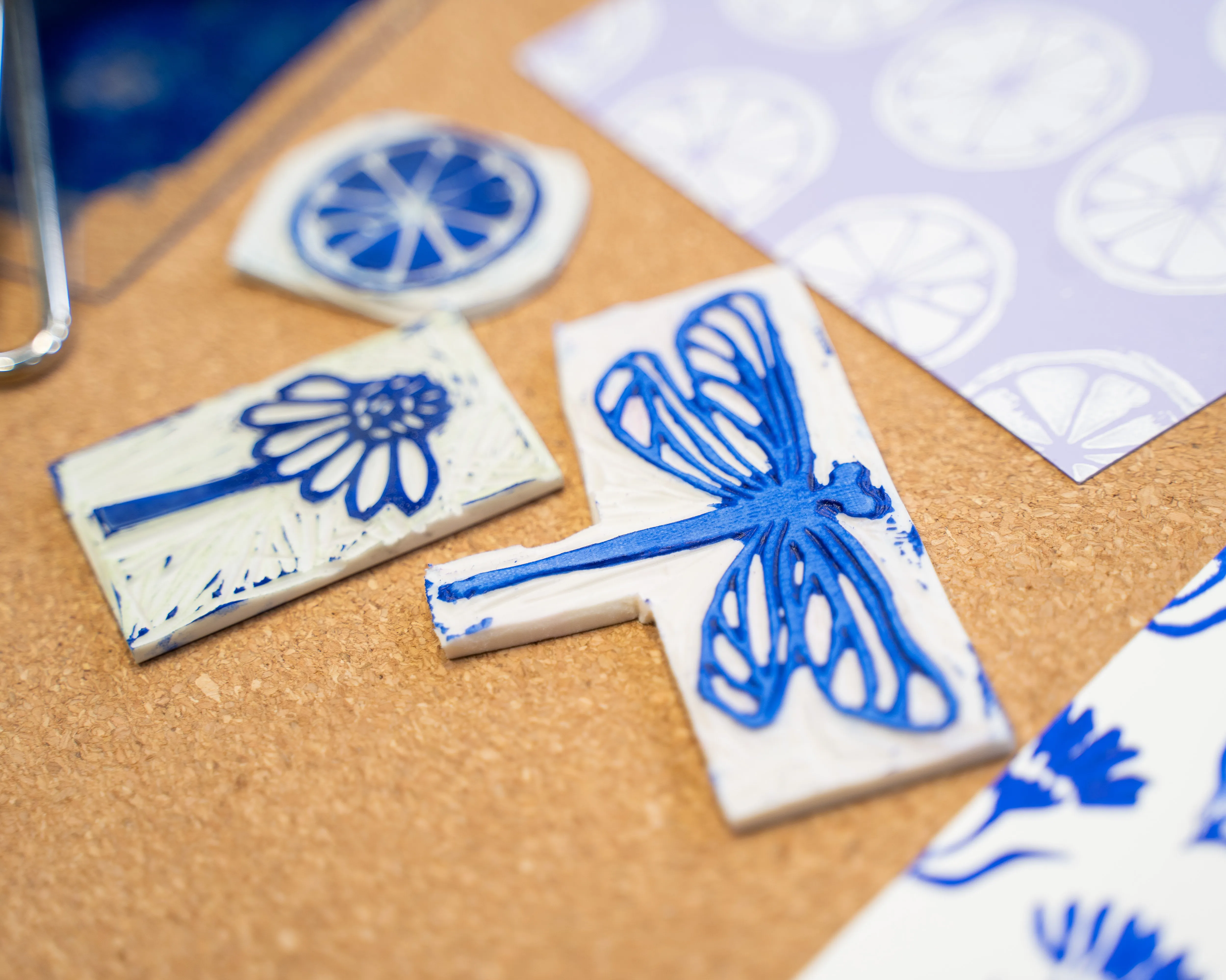 Vorschaubild Kreativ-Workshop "Stempel selber machen", Bild verlinkt zum Workshop.